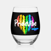 Rainbow Heart PrideVibe: プライドを込めて飲む ステムなしワイングラス (正面)
