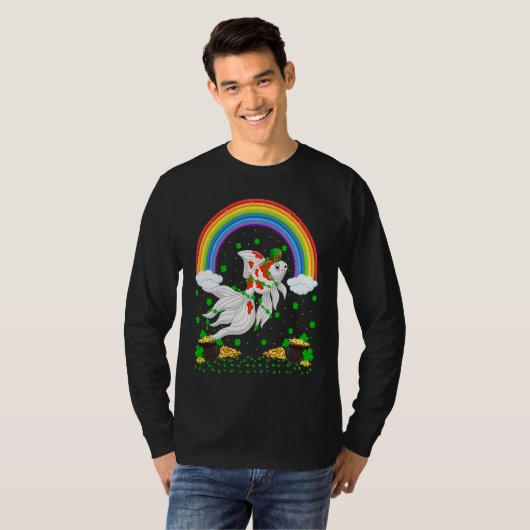 Rainbow Irish Shamrock Goldfish St Patrick's Day Tシャツ (正面フル)