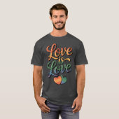 Rainbow Love Is Loveypography Design retro Tシャツ (正面フル)