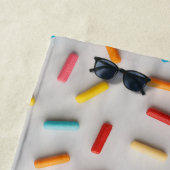 Rainbow Sprinkles Colorful Pattern ビーチタオル (インサイチュ)
