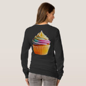 Rainbow Swirl Cupcake with Colorful Wrapper Tシャツ (裏面フル)