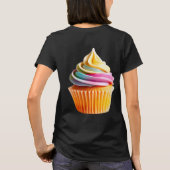 Rainbow Swirl Cupcake with Colorful Wrapper Tシャツ (裏面)