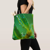 Raindrops on Green Leaves Tote bag トートバッグ (クローズアップ)