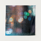 Raindrops on window, night city view through windo タペストリー (正面(横))