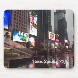 Rainy Day in Times Square New York City NYC マウスパッド