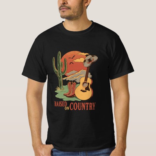 Raised on Country – ウェスタン素朴デザイン Tシャツ (正面)