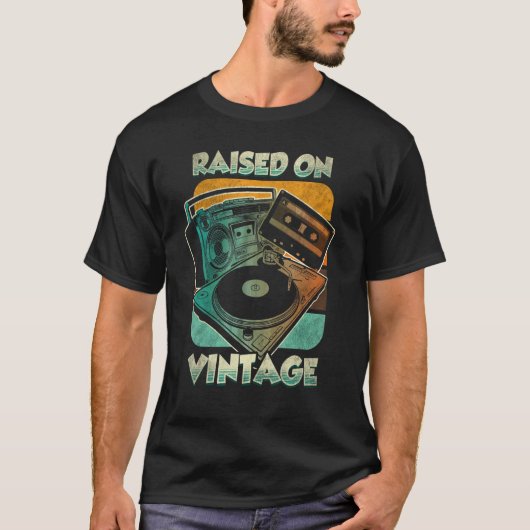 Raised On Vintage Trap Music Rap Tシャツ (正面)
