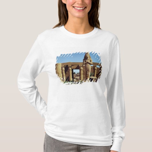 Ramesses IIの大国: 永続的な彫像の Tシャツ (正面)