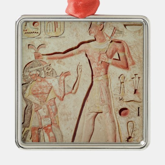Ramesses IIの強打の敵を描写するレリーフ、浮き彫り メタルオーナメント (正面)