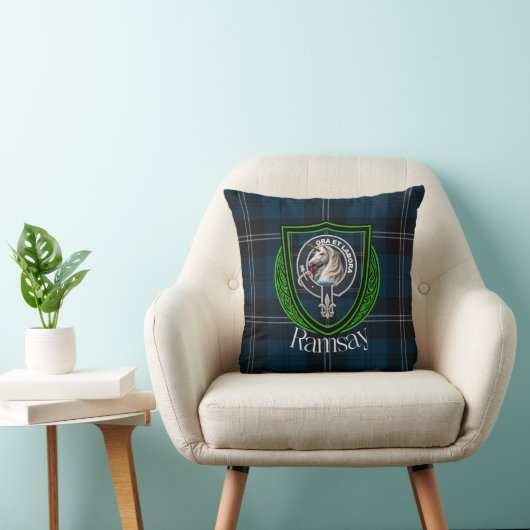 Ramsay Scottish Clan Tartan & Crest クッション (椅子)