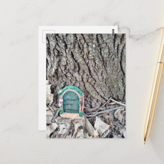 Random Things Found in the Woods Fairy Door ポストカード (正面/裏面インサイチュ)