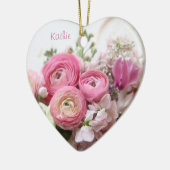 ranunculus、他の春の花のハートのオーナメント セラミックオーナメント (左)
