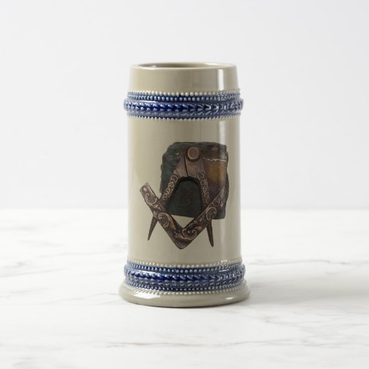 rauher Stein ビールジョッキ (中央)