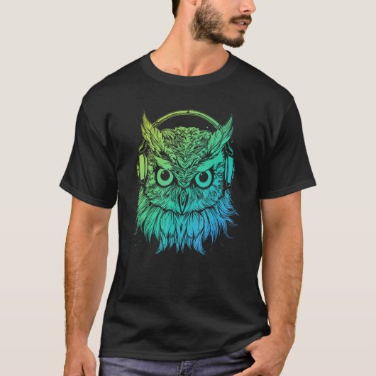 Rave Turntable Electro DJ Techno Owl with Headphon Tシャツ (正面)