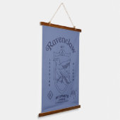 RAVENCLAW™ 知恵と機知のクレスト 吊り下げ型タペストリー (傾斜あり)