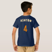 Rawr 僕は4歳だよ ベイビーTレックス 恐竜 4歳の誕生日 名前入り Tシャツ (裏面フル)