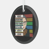 RBGが少女ブックギフトの力を過小評価しない ガラスオーナメント (正面左)