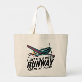 RCの飛行機に大きな滑走路が必要おもしろい ラージトートバッグ (裏面)