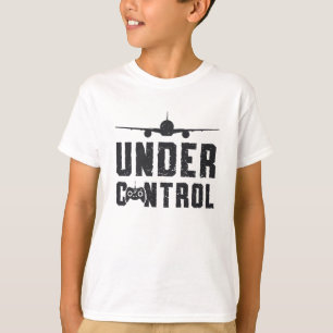 RC飛行機管制下パイロット航空機用RC飛行機 Tシャツ