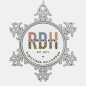 RDH登カスタム録歯科衛生士ギフト スノーフレークピューターオーナメント (正面)