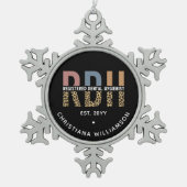 RDH登カスタム録歯科衛生士ギフト スノーフレークピューターオーナメント (正面)