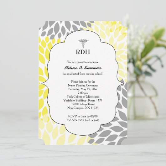 RDH RN BSN卒業式招待状イエローグレー 招待状 (スタンド正面)