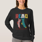 Read Books Wacky Socks Reading Teacher Book Nerds Tシャツ (正面)