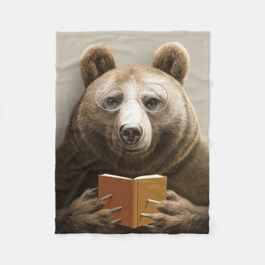 Reader Gift Bear Reading A Book フリースブランケット (正面)