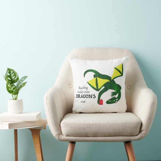 Reading makes Dragons real クッション (椅子)