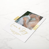 Real Gold Stripes Photo Newlyweds First Christmas 箔シーズンカード (回転した状態)