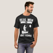 Real Men Do Night Fishing Tシャツ (正面フル)