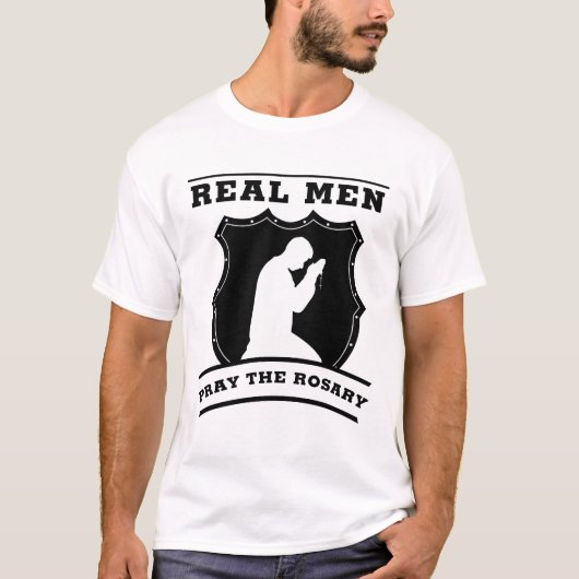 Real Men Pray the Rosary Catholic Spiritual  Tシャツ (正面)