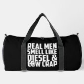 REAL MEN SMELL LIKE DISEL AND COW CRAP ダッフルバッグ (裏面)