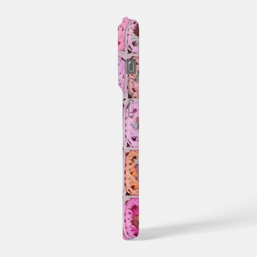 Realistic Crochet Granny Square iPhoneケース (左側面)