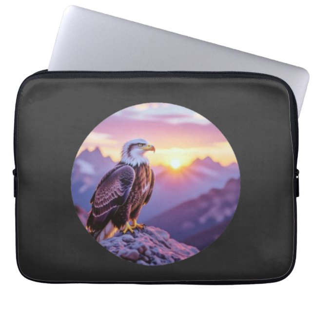 Realistic Eagle on Rock – Majestic Wildlife Scene ラップトップスリーブ (正面)