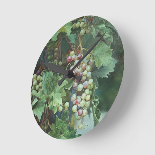 Realistic Grape Vine with Leaves – Fine Art ラウンド壁時計 (傾斜)