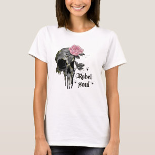 Rebel Soul – ピンクのバラを持つゴシックスカル Tシャツ