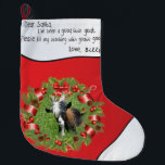 RED ADD YOUR GOAT写真 – 名前Santa 親愛リース ラージクリスマスストッキング<br><div class="desc">白い足の先が上の白いカフのようにスタイル設定されているゴヤギの写真のための休日リースに囲まれたグラデーション赤い背景 – 結果のために大きな正方形の写真を使用最高の – このクリスマスのストッキングは子供のような手の中にメッセージを持っていま書書す：サンタゴヤ、私は良小やぎった。私のストッキングに美味しいお菓子を入れて下さい。Love (and you sign your goat's name) - Adorable for the ecular goat owners... 私のように：) GetYerGoat独占的.</div>