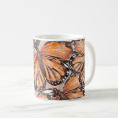 Red Admiral蝶ピンクの背景 コーヒーマグカップ (正面右)