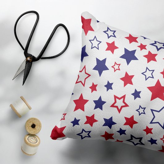 Red and Blue Stars, 4th of July, White Background アクセントクッション