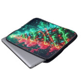 Red and Green Christmas Tree on an Electronics Bag ラップトップスリーブ (正面下部)