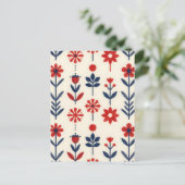 Red and Navy Folk Floral Pattern ポストカード (スタンド正面)