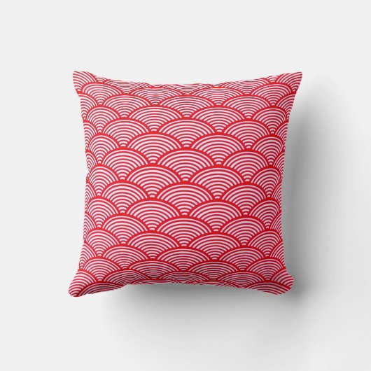 Red and White Scallop Pattern クッション (裏面)