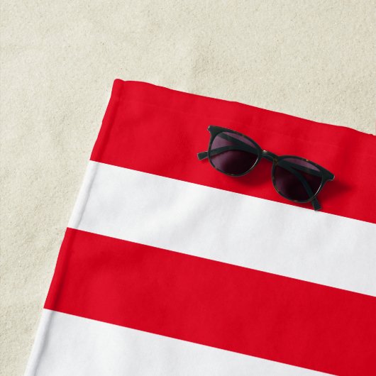  Red And White Striped Name Cabana Stripe  ビーチタオル (インサイチュ)