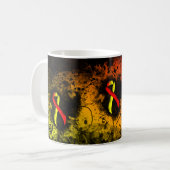 Red and Yellow Awareness Ribbon Grunge Heart Coffe コーヒーマグカップ (正面左)
