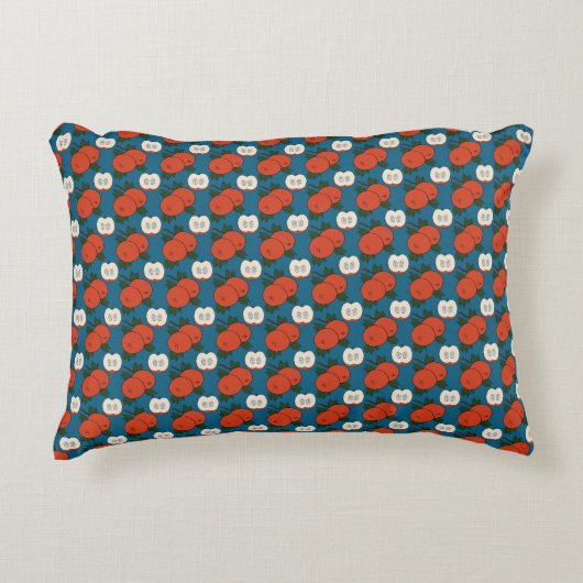 Red Apple Accent Pillow | One Owl Artist アクセントクッション (正面)
