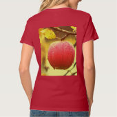「Red Apple on Tree」かわいい写真。買今 Tシャツ (裏面)