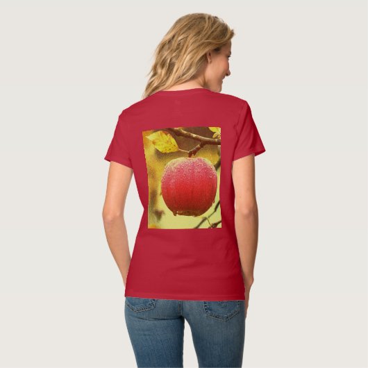 「Red Apple on Tree」かわいい写真。買今 Tシャツ (裏面フル)