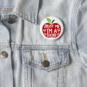 Red Apple TRUST ME I'M A TEACHER 引用 タイポグラフィ 缶バッジ (インサイチュ)