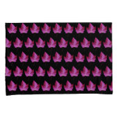 Red Autumn Maple Leaf Pattern on Black Background 枕カバー (正面右)